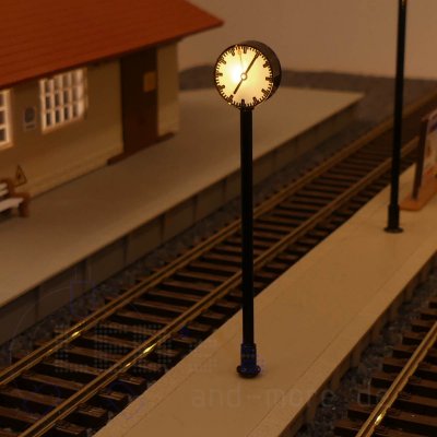 Bahnhofsuhr Bahnsteiguhr beleuchtet LED klassisch warmwei